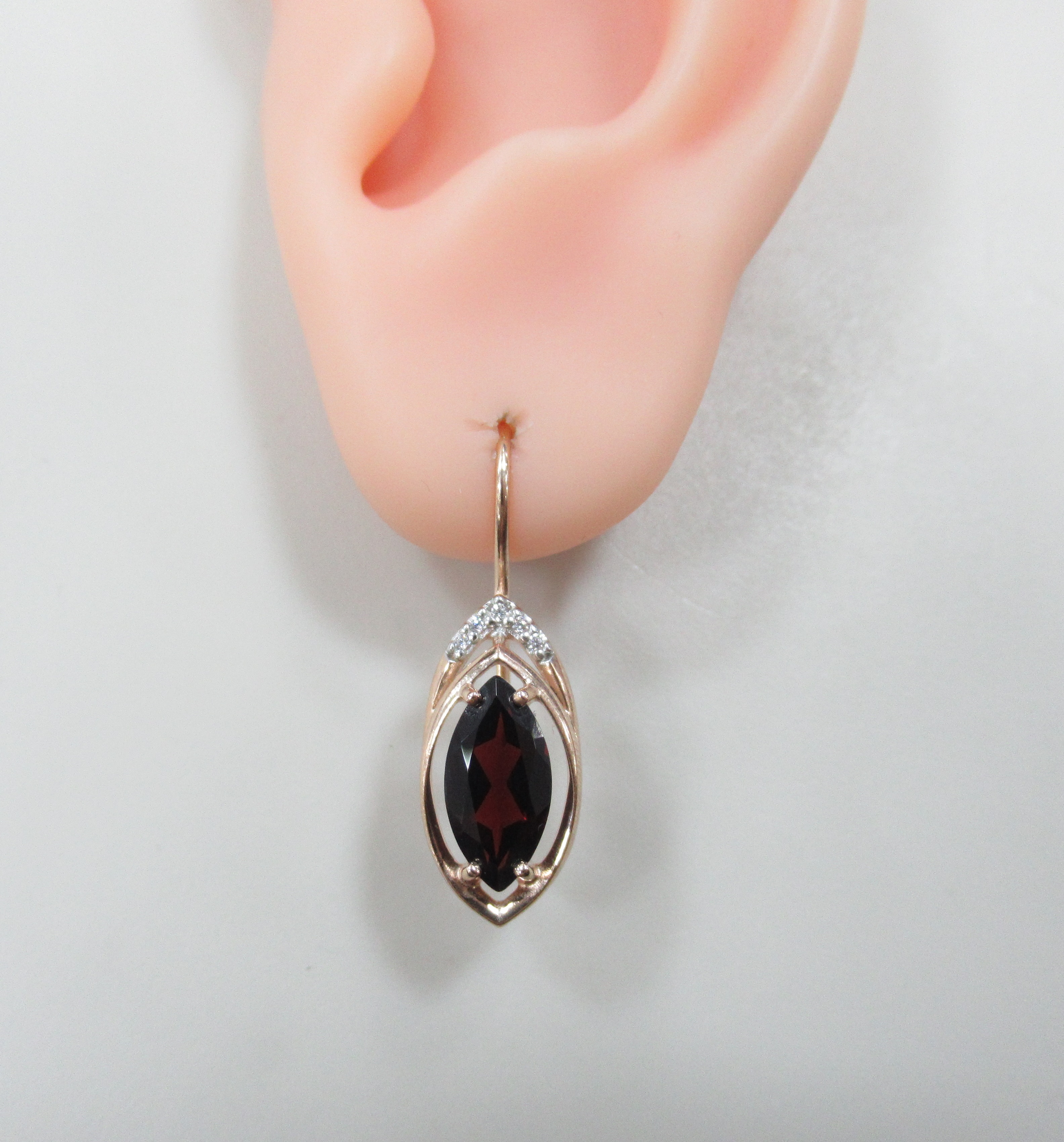 Серебряные серьги с гранатами